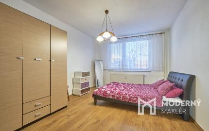 Na predaj 4-izbový byt s loggiou v centre mesta Snina