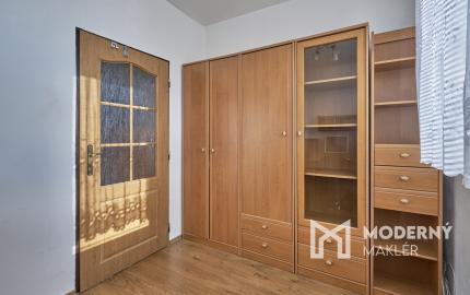 Na predaj 4-izbový byt s loggiou v centre mesta Snina