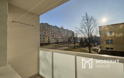 Na predaj 4-izbový byt s loggiou v centre mesta Snina