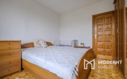 Na predaj slnečný 4-izbový byt na Námestí Kráľovnej pokoja v Prešove