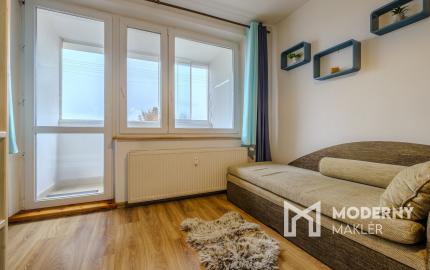 Na predaj slnečný 4-izbový byt na Námestí Kráľovnej pokoja v Prešove