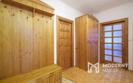 Na predaj slnečný 4-izbový byt na Námestí Kráľovnej pokoja v Prešove