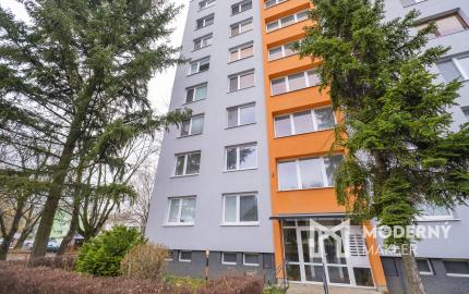 Na predaj slnečný 4-izbový byt na Námestí Kráľovnej pokoja v Prešove