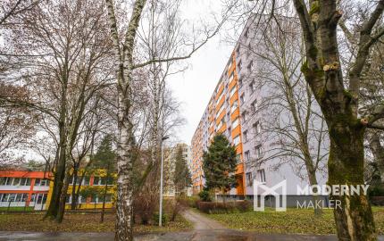 Na predaj slnečný 4-izbový byt na Námestí Kráľovnej pokoja v Prešove