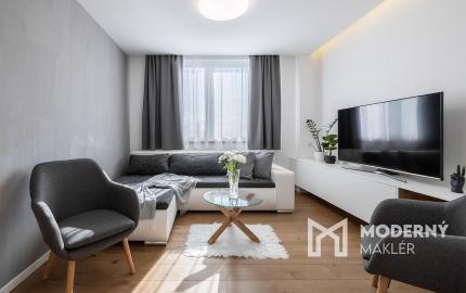 Na predaj slnečný 3-izbový byt v centre mesta Snina