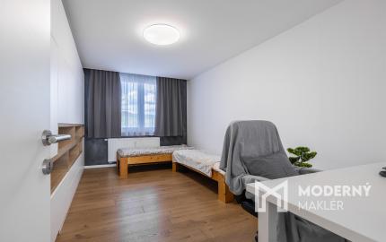 Na predaj slnečný 3-izbový byt v centre mesta Snina