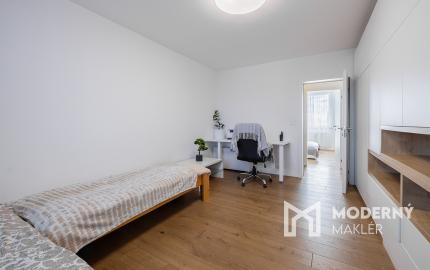 Na predaj slnečný 3-izbový byt v centre mesta Snina