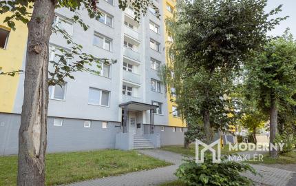 Na predaj slnečný 3-izbový byt v centre mesta Snina