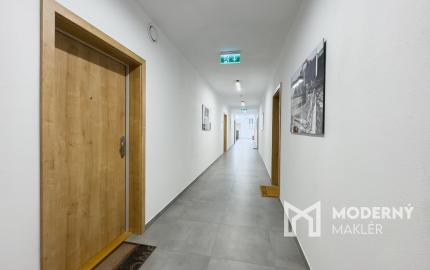 Na prenájom luxusný 2-izbový byt s balkónom a parkovacím státím vo vyhľadávanej lokalite v Prešove