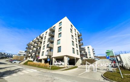 Na prenájom luxusný 2-izbový byt s balkónom a parkovacím státím vo vyhľadávanej lokalite v Prešove