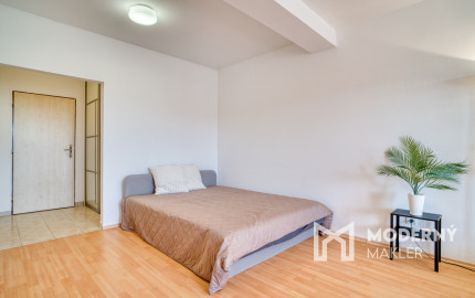 Na predaj priestranný 1-izbový byt v Miloslavove