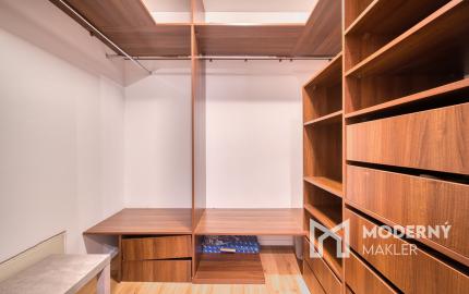 Na predaj 2-izbový byt s priestrannou terasou na Kolibe