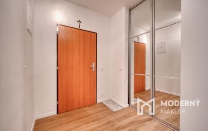 Na predaj 2-izbový byt s priestrannou terasou na Kolibe