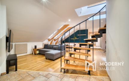 Na predaj netradičný loftový mezonet v srdci Starého Mesta