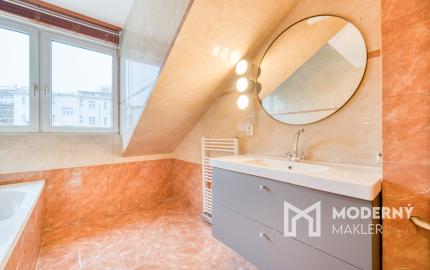 Na predaj netradičný loftový mezonet v srdci Starého Mesta