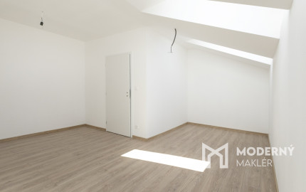 Predaj 4-izbová bytová jednotka v dvojdome v Lehniciach