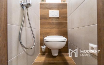 Na predaj zrekonštruovaný a zariadený 3-izbový byt v Trenčíne