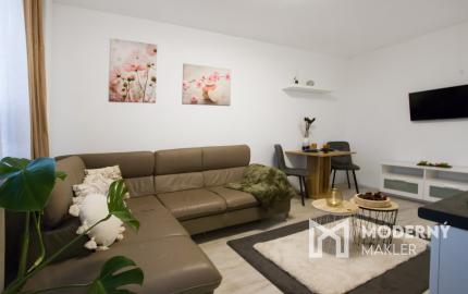 Na predaj investičný 1-izbový  byt Bratislave-Dúbravka