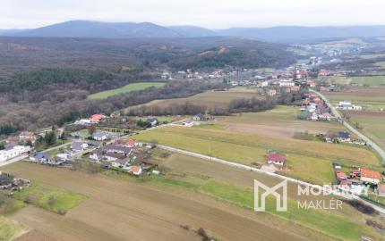 Na predaj pozemok v lokalite Pochabany