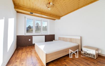 Na predaj priestranný 3-izbový byt v Zákamennom