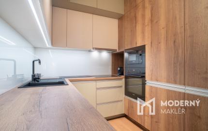 Na prenájom 2-izbový byt so šatníkom v Eurovea Tower – Bratislava