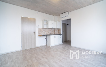 Na predaj polyfunkčná budova v obci Bardoňovo