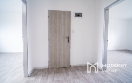 Na predaj polyfunkčná budova v obci Bardoňovo