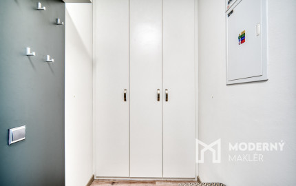 REZERVOVANÉ: Na predaj 2-izbový zariadený byt v novostavbe Bory