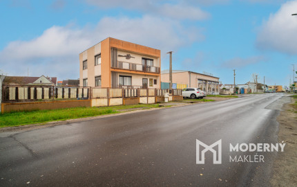 Na predaj 5-izbový rodinný dom Veľké Leváre