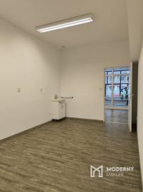 Na prenájom obchodný priestor v centre Malaciek