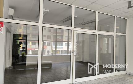 Na prenájom obchodný priestor v centre Malaciek