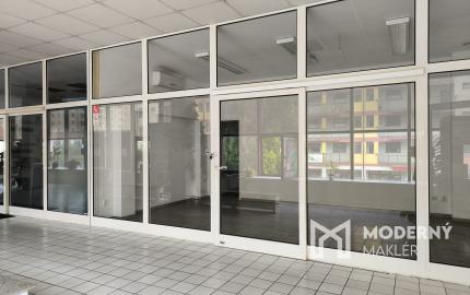 Na prenájom obchodný priestor v centre Malaciek