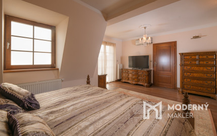 Na predaj nadštandardný rodinný dom s bazénom, Soblahov