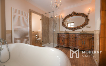 Na predaj nadštandardný rodinný dom s bazénom, Soblahov