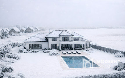 Na predaj pozemok v lokalite Karlová