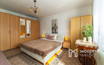 Nová znížená cena! Na predaj 5-izbový rodinný dom s veľkou záhradou v Novej Vsi nad Váhom