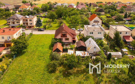 Nová znížená cena! Na predaj 5-izbový rodinný dom s veľkou záhradou v Novej Vsi nad Váhom