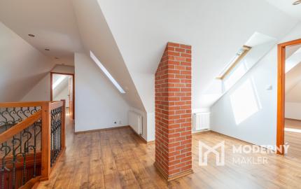 Na predaj impozantný rodinný dom v Ivanovciach