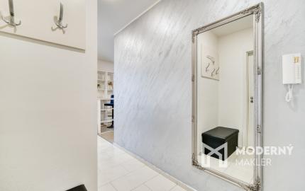 Na prenájom kompletne zariadený 2-izbový byt v centre Malaciek