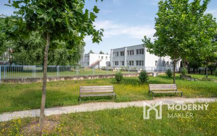 Na prenájom kompletne zariadený 2-izbový byt v centre Malaciek