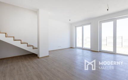 Na predaj 4 izbová bytová jednotka v dvojdome v Lehniciach