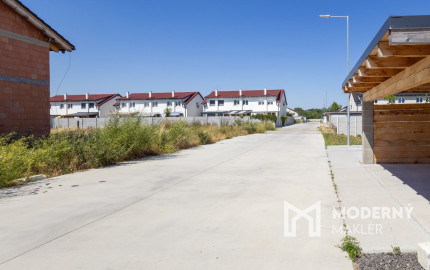 Na predaj 4 izbová bytová jednotka v dvojdome v Lehniciach