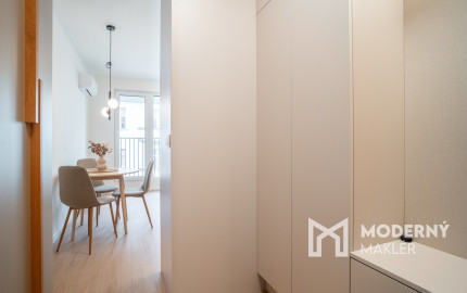 Na prenájom štýlový 2-izbový byt  vo vyhľadávanej lokalite Starého mesta