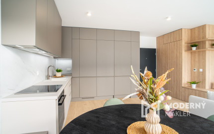 Na prenájom exkluzívny 2-izbový byt s terasou v centre Bratislavy