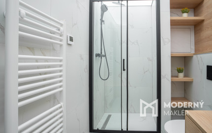 Na prenájom exkluzívny 2-izbový byt s terasou v centre Bratislavy