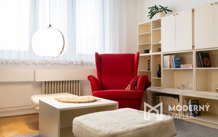 Na predaj štýlový 3-izbový byt v centre Starej Turej