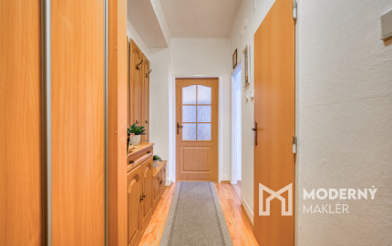 Na predaj priestranný 3-izbový byt v Malackách