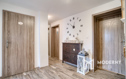 Na predaj priestranný 4-izbový rodinný dom v Malženiciach