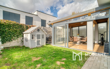 Na predaj priestranný 4-izbový rodinný dom v Bernolákove