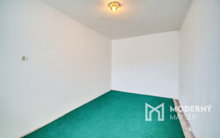 Na predaj rodinný dom vhodný na rekonštrukciu v Uhrovci